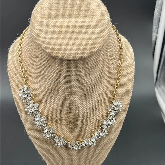 J.Crew Victorian-Inspired Clear Crystal Cluster Statement Bib Necklace ✨ - Picture 3 of 11
